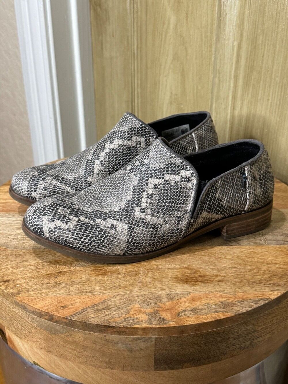 Toms | 7.5 Snakeskin Shaye SLIP ON Low Top Booties Shooties NICE! BOHEMIAN